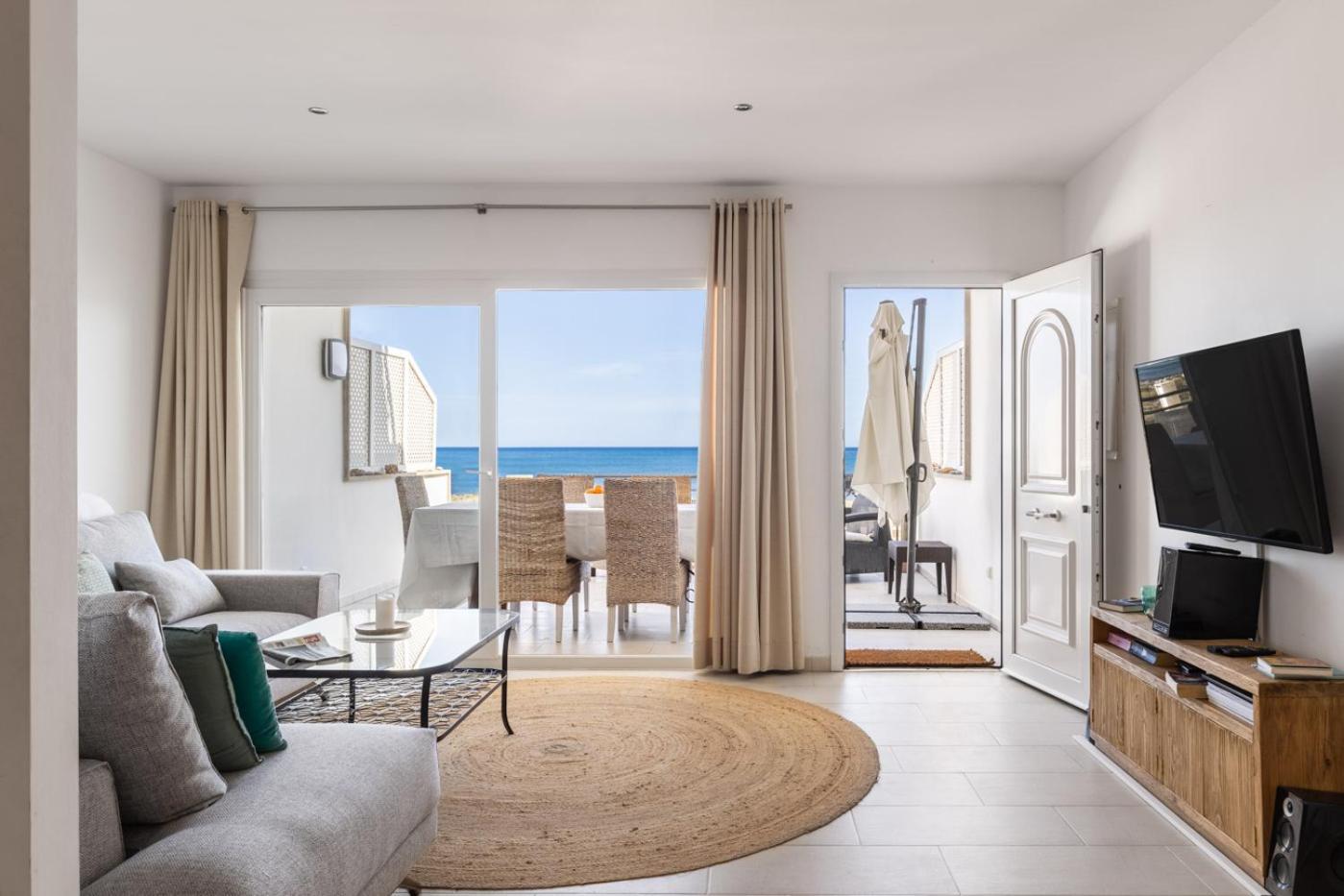 House In 1st Sea Line Of Son Serra Semesterbostad Son Serra de Marina